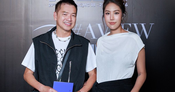 Quang Minh cùng vợ kém tuổi đi sự kiện, tiết lộ cuộc sống hôn nhân: góc nhìn mới cho người chơi Việt - hình ảnh - 789betgame.com Quang Minh cùng vợ kém tuổi đi sự kiện, tiết lộ cuộc sống hôn nhân: góc nhìn mới cho người chơi Việt - hình ảnh - 789betgame.com