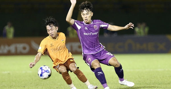 CLB Becamex TP.HCM chia tay V-League: Nỗi đau của người hâm mộ và cơ hội mới cho fan cá cược - hình ảnh - 789betgame.com
