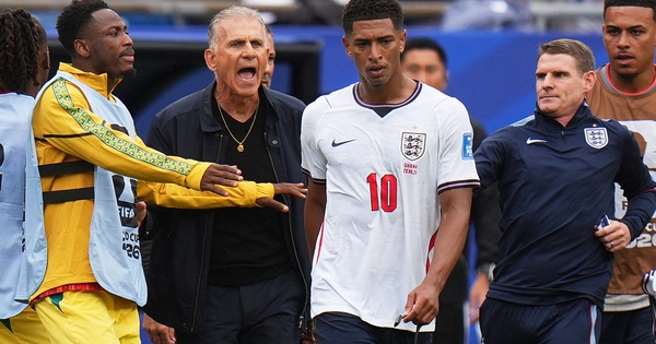 Ngôi sao đội tuyển Anh vi phạm luật mới của FIFA, lại lấy tay che miệng: Nguy cơ nhận án phạt nguội - hình ảnh - 789betgame.com