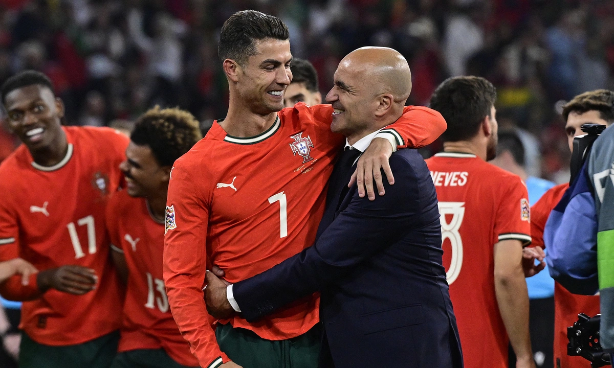 HLV tuyển Bồ Đào Nha đàm phán dẫn dắt Ronaldo ở Al Nassr - hình ảnh - 789betgame.com