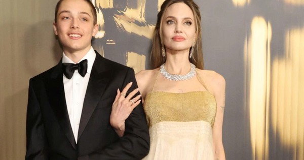 789BET cược bóng đá – Cặp song sinh nhà Jolie-Pitt trưởng thành giữa ánh đèn showbiz - hình ảnh - 789betgame.com 789BET cược bóng đá – Cặp song sinh nhà Jolie-Pitt trưởng thành giữa ánh đèn showbiz - hình ảnh - 789betgame.com