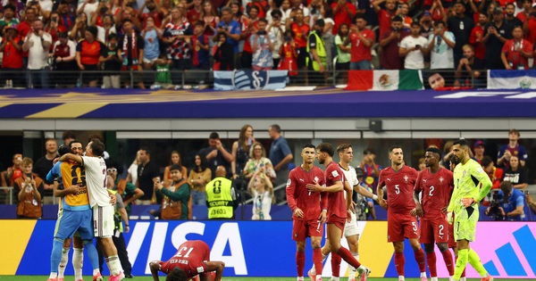 Báo Bồ Đào Nha cay đắng: ‘Kết cục thật tuyệt vọng, HLV Martinez sai lầm vì cố giữ Ronaldo’ - hình ảnh - 789betgame.com