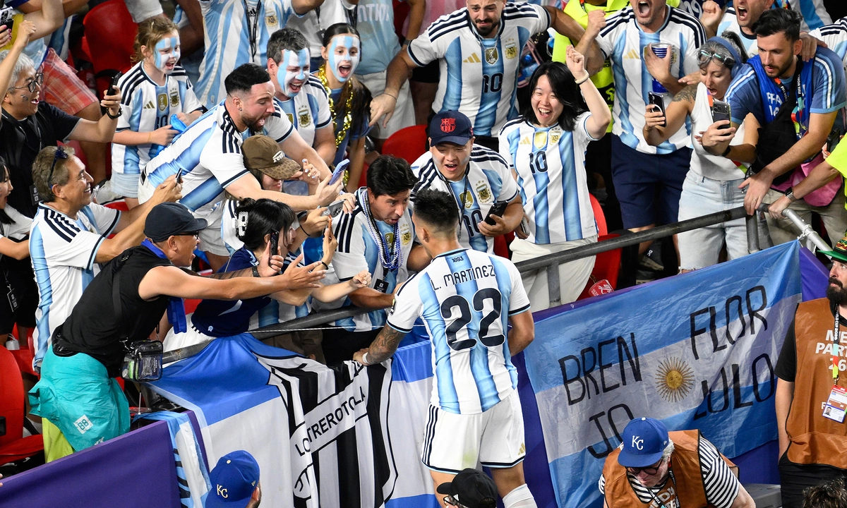 Báo Anh đặt dấu hỏi về việc tiền đạo Argentina thoát thẻ đỏ: góc nhìn mới cho người chơi Việt - hình ảnh - 789betgame.com Báo Anh đặt dấu hỏi về việc tiền đạo Argentina thoát thẻ đỏ: góc nhìn mới cho người chơi Việt - hình ảnh - 789betgame.com
